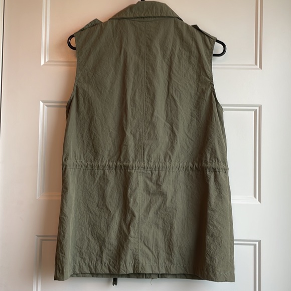 Women’s Olive Green Military Style Vest with Pockets Patches Zippers Size Small - Picture 6 of 9